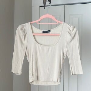MID SLEEVE CROPPED TOP
